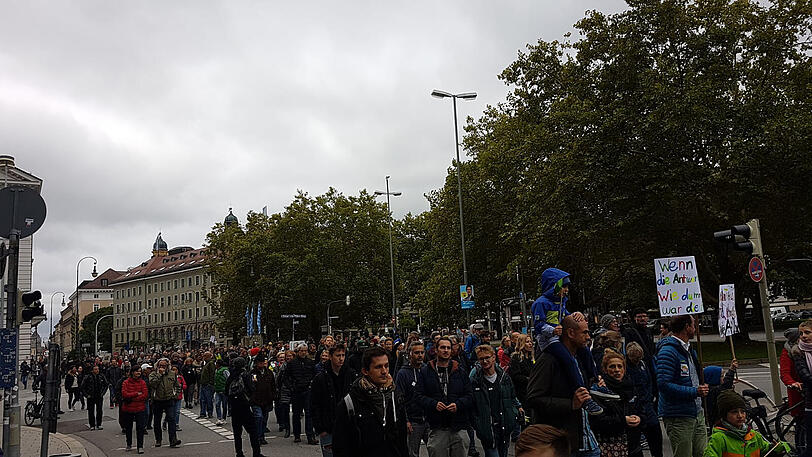 Eindrücke von der Demonstration "Jetzt gilt's" am Odeonsplatz in München.