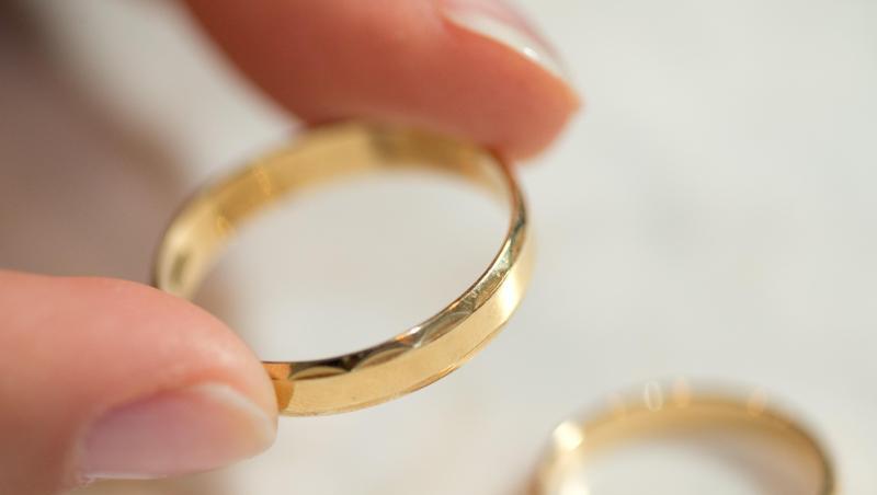In den vergangenen Jahren haben Behörden jährlich etwa 400 Verdachtsfälle von Scheinehen aufgedeckt. In den vergangenen Jahren haben Behörden jährlich etwa 400 Verdachtsfälle von Scheinehen aufgedeckt.