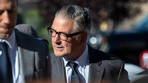 Alec Baldwin auf dem Weg ins Gericht in Santa Fe.