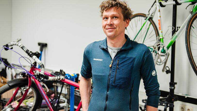 Martin Laschewski ist leidenschaftlicher Schrauber und gibt sein Wissen gern weiter.