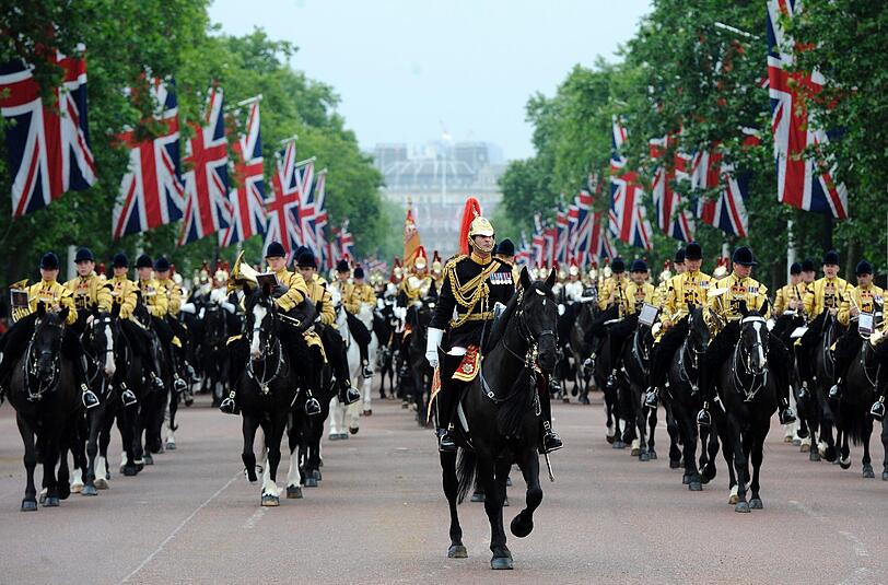 Trooping the Colour. Die Queen feierte am Samstag ihren 88. Geburtstag nach. Die Bilder!