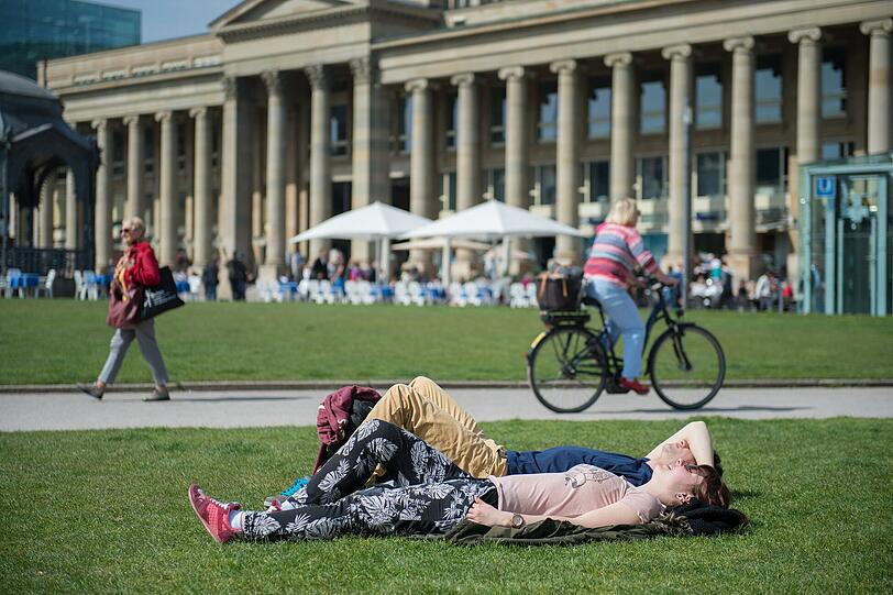 Deutschland genießt das Frühlingswetter. Hier ein Bild aus der Stuttgarter Innenstadt.