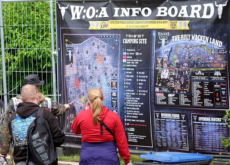 So ein Dreck! Das Wacken Open Air 2015 wird wohl ein schlammiges Unterfangen werden. Am Donnerstag geht's offiziell los, die ersten Metalfans sind schon da. Die Bilder aus Wacken.