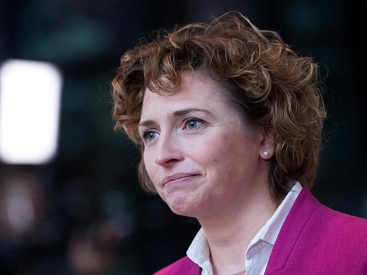 Generalsekretärin Nicola Beer zieht für die FDP als Spitzenkandidatin in den Europawahlkampf.