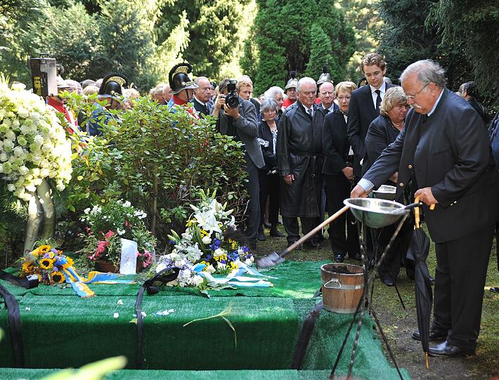 Auch Wiggerl Hagn vom Löwenbräuzelt sagte Servus.