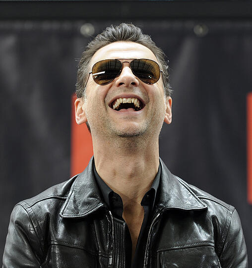 31- Jahre zusammen und immer noch hochexplosiv. Die Band Depeche Mode, die mit ihrem Synthie-Pop die Musik nachhaltig geprägt haben, kommt im Juni nach München. Die Bilder von vergangenen Konzerten und Aktionen.