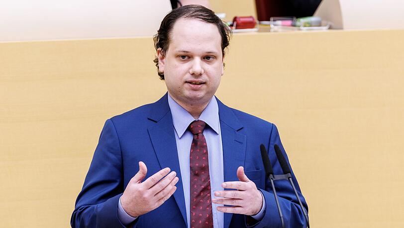Der AfD-Politiker Rene Dierkes missbraucht nach Ansicht der Sicherheitsbehörden sein Landtagsmandat zum Kampf gegen die freiheitliche demokratische Grundordnung. (Archivbild)
