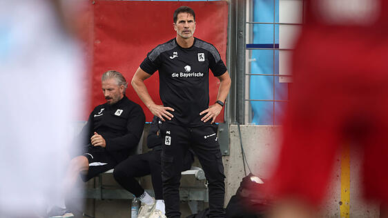 Immer aufpassen, immer bereit sein, dann wird's auch was mit den Punkten: Löwen-Coach Patrick Glöckner hätte nichts, gegen weitere Last-Minute-Zähler.