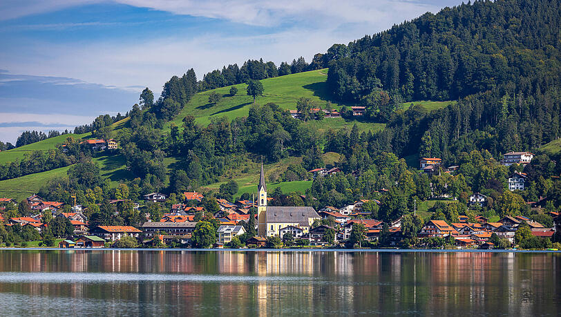 Ein sommerlicher Seetag am Schliersee. Dort gibt es ab Mitte August eine l&auml;ngere Baustelle.