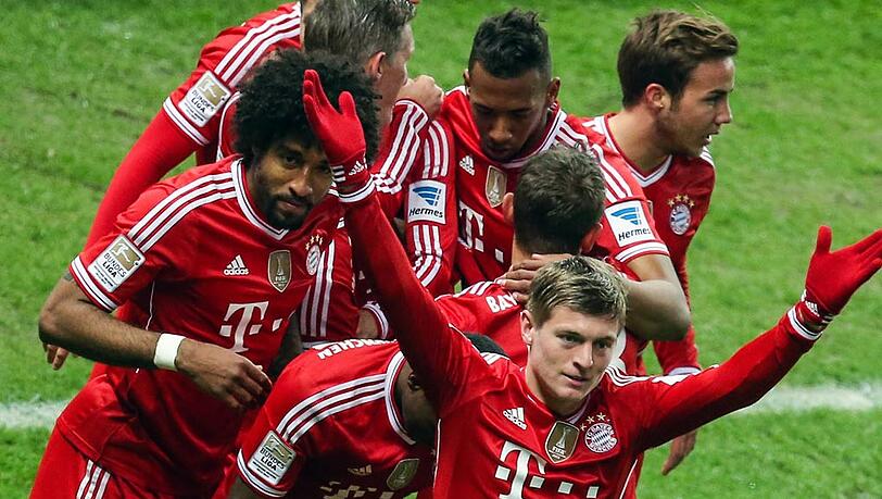 Das Meisterstück: Jubelnde Bayern-Spieler in Berlin. Das Meisterstück: Jubelnde Bayern-Spieler in Berlin.