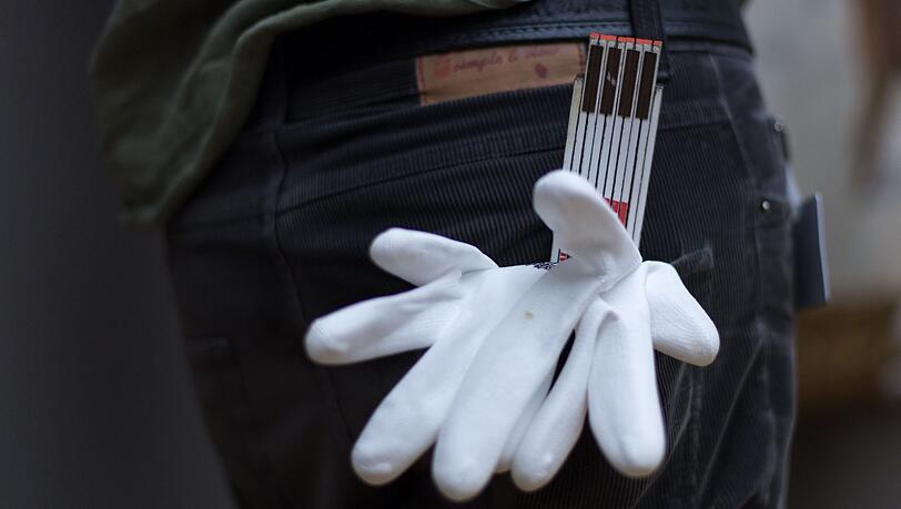 Einer der Täter gab sich als Handwerker aus, um ins Haus des Münchners zu gelangen. (Symbolbild) Einer der Täter gab sich als Handwerker aus, um ins Haus des Münchners zu gelangen. (Symbolbild)