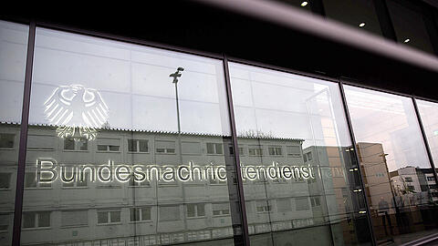Der Eingang zur Zentrale des Bundesnachrichtendienstes (BND) in Berlin.
