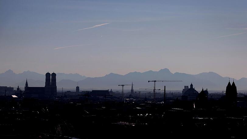 Oberbayern mit München liegt unter den Regierungsbezirken in Sachen Standortqualität an erster Stelle. (Archivbild) Oberbayern mit München liegt unter den Regierungsbezirken in Sachen Standortqualität an erster Stelle. (Archivbild)