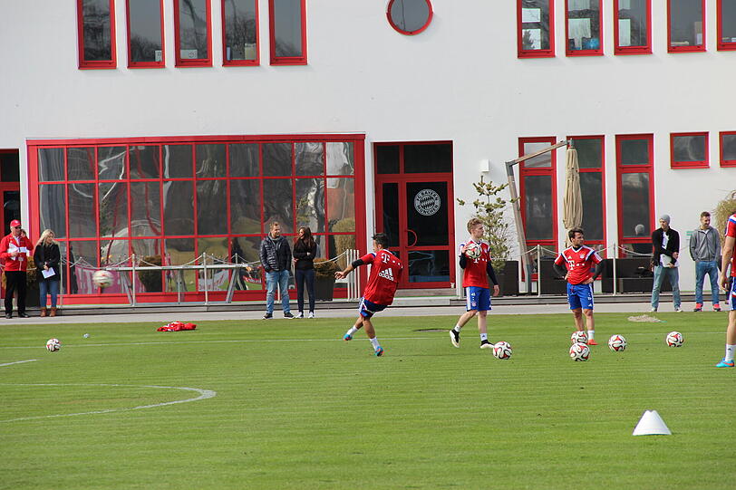 Am Dienstag gab's an der Säbener Straße ein öffentliche Trainingseinheit. Hier gibt's die Bilder!