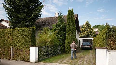 Der Tatort: Im Keller dieses Hauses in Starnberg wurde der 83-jährige Notar festgehalten.