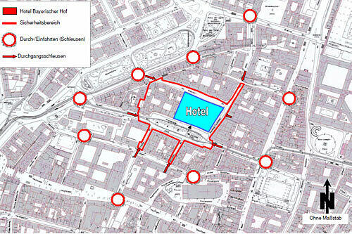 Münchens Innenstadt wird im Rahmen des politischen Events zum Hochsicherheitstrakt. Rund um den Tagungsort &ldquo;Hotel Bayerischer Hof&ldquo; wird für die Dauer der Konferenz ein Sicherheitsbereich eingerichtet, der das Betreten nur Personen mit einer besonderen Erlaubnis bzw. bei Nachweis eines berechtigten Anliegens gestattet.