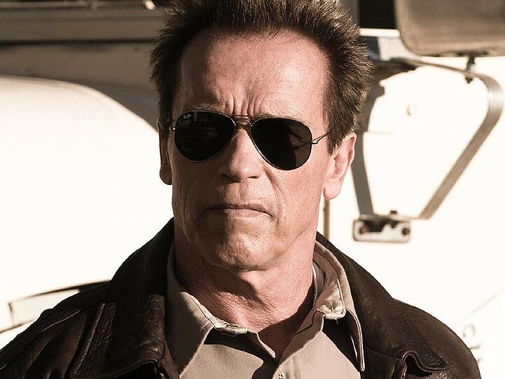 "Seine Stadt. Sein Gesetz". Und wenn jemand etwas anderes dachte, dann hat er die Rechnung ohne Sheriff Ray Owens (Arnold Schwarzenegger) gemacht...