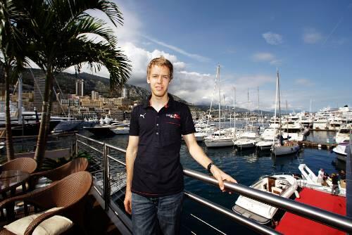 Sebastian Vettel im Yachthafen von Monte Carlo.
