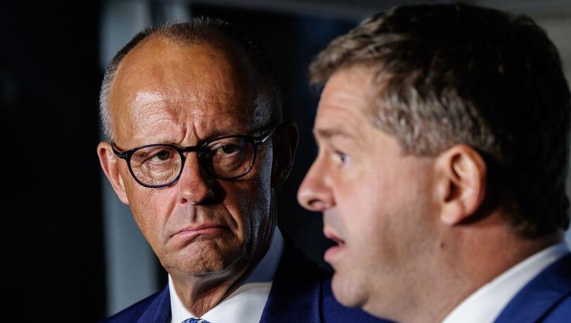 Sven Schulze (rechts) verlor die Wahl in Sachsen-Anhalt - auch wegen des unbeliebten Bundeskanzlers Friedrich Merz, sagen die Demoskopen. Sven Schulze (rechts) verlor die Wahl in Sachsen-Anhalt - auch wegen des unbeliebten Bundeskanzlers Friedrich Merz, sagen die Demoskopen.