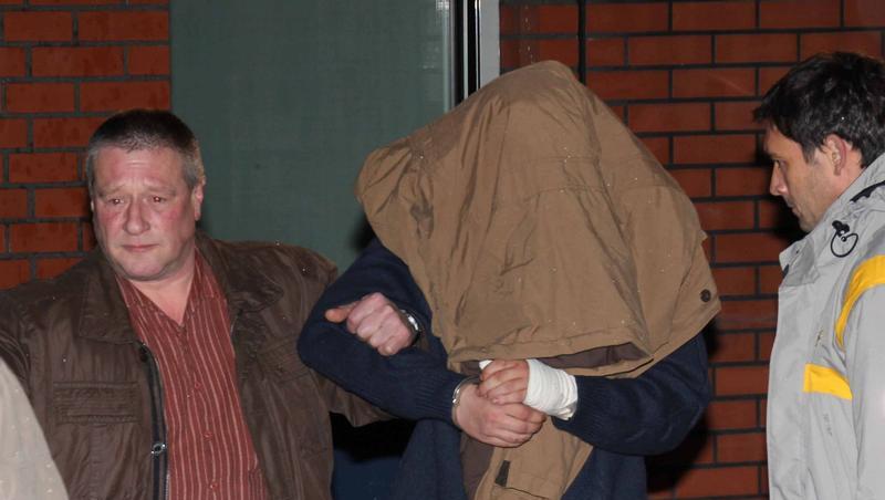 Jan o. wird in Bodenfelde von der Polizei abgeführt Jan o. wird in Bodenfelde von der Polizei abgeführt