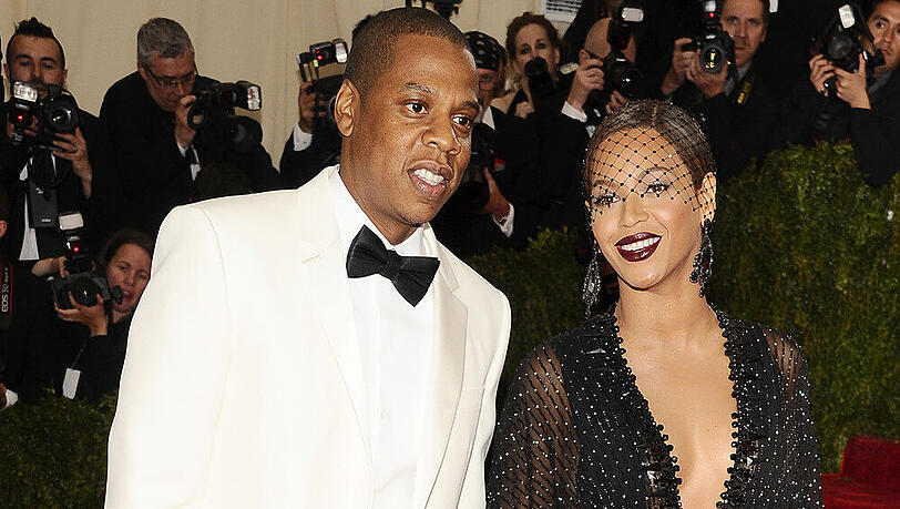 Beyoncé und Jay Z haben angeblich ihr Eheversprechen erneuert Beyoncé und Jay Z haben angeblich ihr Eheversprechen erneuert
