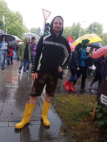 Protest in Lederhosen und Gummistiefel.