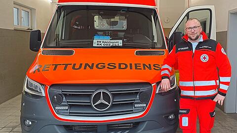 Daniel Ernst (41) merkt in seiner Rettungswache in Odelzhausen eine Zunahme der Einsatzzahlen.