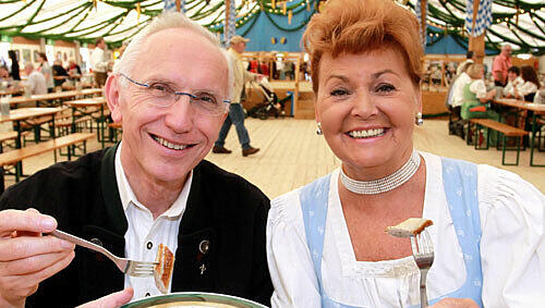 Wiesn-Chefin Gabriele Weishäupl beim Test. Wiesn-Chefin Gabriele Weishäupl beim Test.