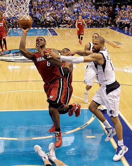 Dirk Nowitzki und seine Dallas Mavericks gleichen in der NBA-Finals-Serie zum 2:2 aus.