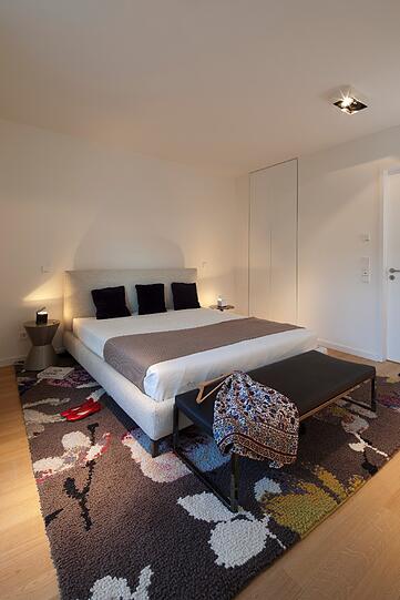 Schlafzimmer: Die komplette Einrichtung stammt von den Neuen Werkstätten.