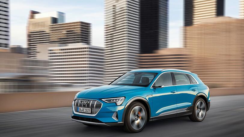 Die ersten Exemplare des Audi e-tron sollen schon Ende 2018 ausgeliefert werden.