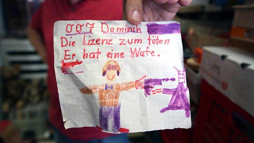 Agent 007 und seine "Wafe". Agent 007 und seine "Wafe".