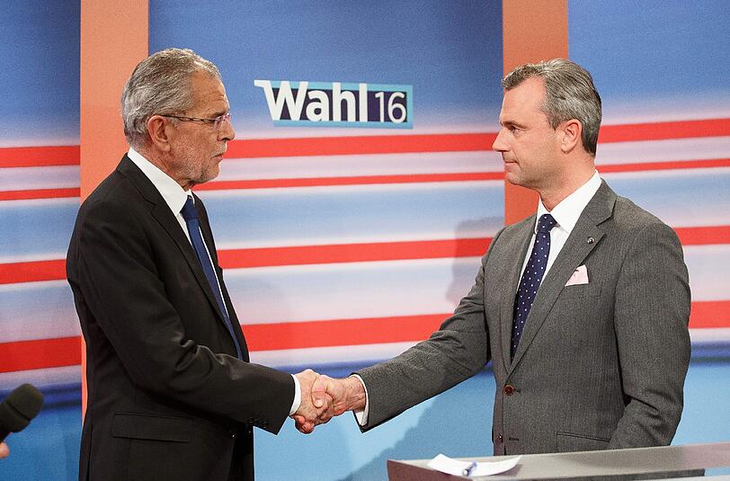 Der gelernte Flugzeugtechniker Norbert Hofer (r.) gewann laut Analysen besonders Wähler im ländlichen Raum für sich. Der 72-jährige Wirtschaftsprofessor Alexander Van der Bellen (l.) konnte dagegen vor allem in den großen Städten punkten.