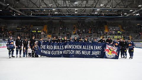 "Die Red Bulls wünschen allen Fans einen guten Rutsch ins neue Jahr!" Mit diesem Banner und dem 6:1 über Krefeld verabschiedet sich der EHC in die neue Eishockey-Dekade.
