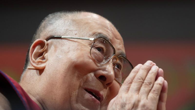 Dalai Lama, geistiges Oberhaupt der Tibeter, ist mit einer leichten Lungenentzündung in ein Krankenhaus ebracht worden. Dalai Lama, geistiges Oberhaupt der Tibeter, ist mit einer leichten Lungenentzündung in ein Krankenhaus ebracht worden.