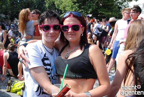 So schrill wird der CSD 2013 in der Münchner Innenstadt gefeiert. Noch mehr Partyfotos unter:  www.nachtagenten.de