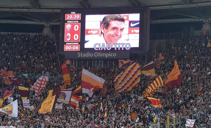 Auch in Italien, beim AS-Rom, wird an den verstorben Barca-Coach gedacht.