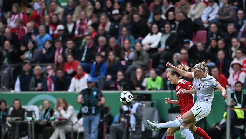Große Kulisse: Das Kölner Stadion war so voll wie noch nie in einem Pokalfinale. Große Kulisse: Das Kölner Stadion war so voll wie noch nie in einem Pokalfinale.