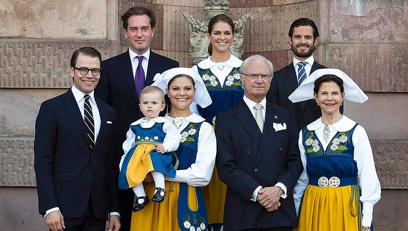 Die königliche Familie posiert am schwedischen Nationalfeiertag für die Fotografen Die königliche Familie posiert am schwedischen Nationalfeiertag für die Fotografen