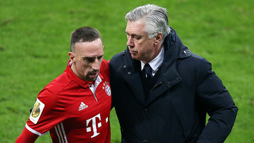 "Ribéry hat es sehr gut gemacht. Ich freue mich für ihn. Er ist fit und hat über 60 Minuten ohne Probleme spielen können", zeigte sich Carlo Ancelotti zufrieden mit dem Comeback seines Flügelstürmers. "Ribéry hat es sehr gut gemacht. Ich freue mich für ihn. Er ist fit und hat über 60 Minuten ohne Probleme spielen können", zeigte sich Carlo Ancelotti zufrieden mit dem Comeback seines Flügelstürmers.