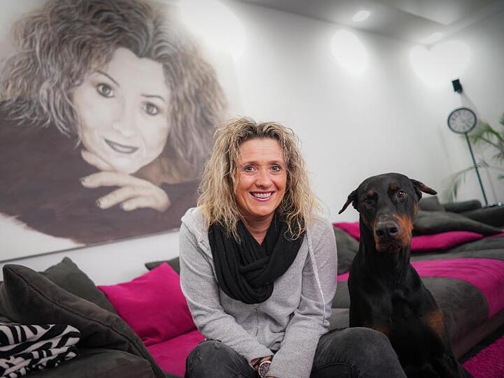 Mit ihrem Album "Du warst jede Träne wert" erreichte Daniela Alfinito im Januar 2019 erstmals Platz eins der deutschen Album-Charts.