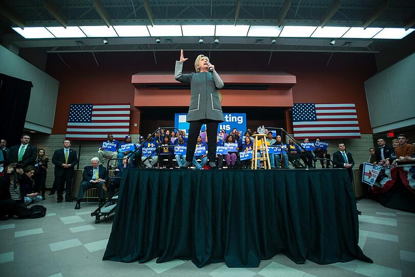 Hillary Clinton steht am Super Tuesday ein harter Wahlkampftag bevor.