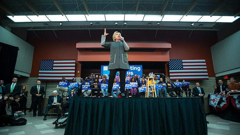 Hillary Clinton steht am Super Tuesday ein harter Wahlkampftag bevor. Hillary Clinton steht am Super Tuesday ein harter Wahlkampftag bevor.