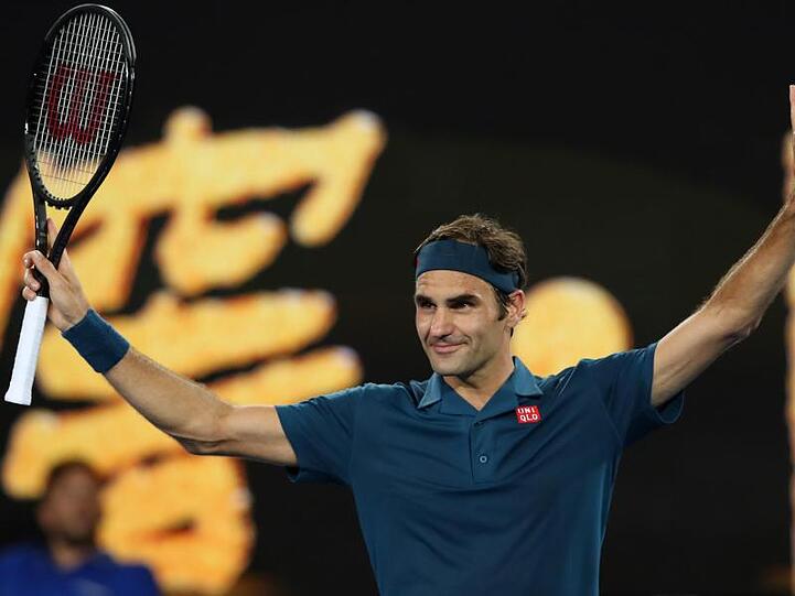 Roger Federer feiert seinen Sieg gegen Denis Istomin.