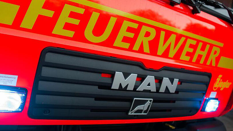 In Rechtmehring hat ein Blitzeinschlag zu einem Großbrand auf einem Bauernhof geführt.