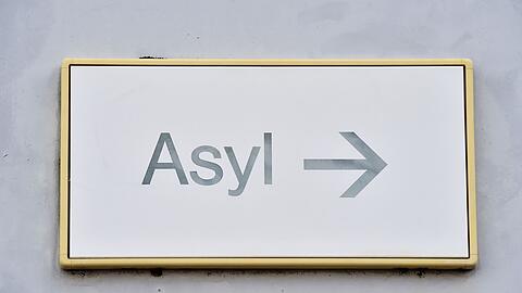 Markus Söder und der frühere SPD-Chef Sigmar Gabriel pochen auf eine Änderung in der Asylpolitik (Symbolbild).