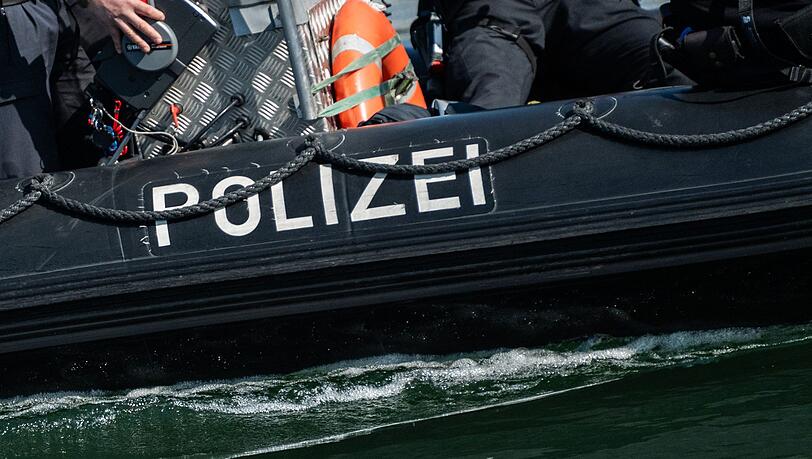 Die Wasserschutzpolizei hat zum Ferienbeginn mehrere Fälle von Fischwilderei auf dem Chiemsee festgestellt. (Symbolbild) Die Wasserschutzpolizei hat zum Ferienbeginn mehrere Fälle von Fischwilderei auf dem Chiemsee festgestellt. (Symbolbild)