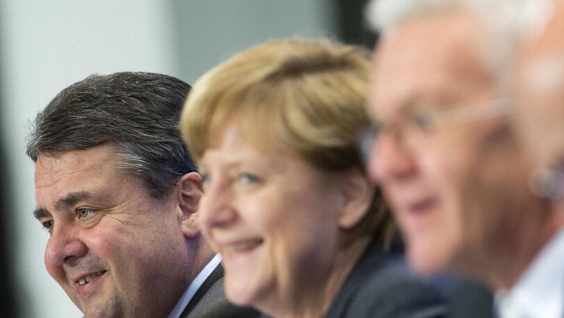 Treffen im Kanzleramt: Sigmar Gabriel und Angela Merkel tagten mit den Ministerpräsidenten. Treffen im Kanzleramt: Sigmar Gabriel und Angela Merkel tagten mit den Ministerpräsidenten.
