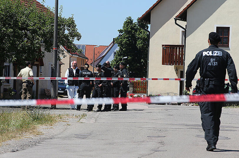 Bei einem Amoklauf im Landkreis Ansbach sind am Freitagmorgen zwei Menschen ums Leben gekommen.