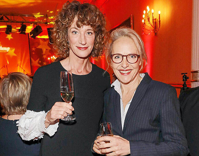 Kammerspiele-Schauspielerin Wiebke Puls (links) mit Juliane Köhler, die derzeit in dem ausgezeichneten Stück "Lulu" zu sehen ist.